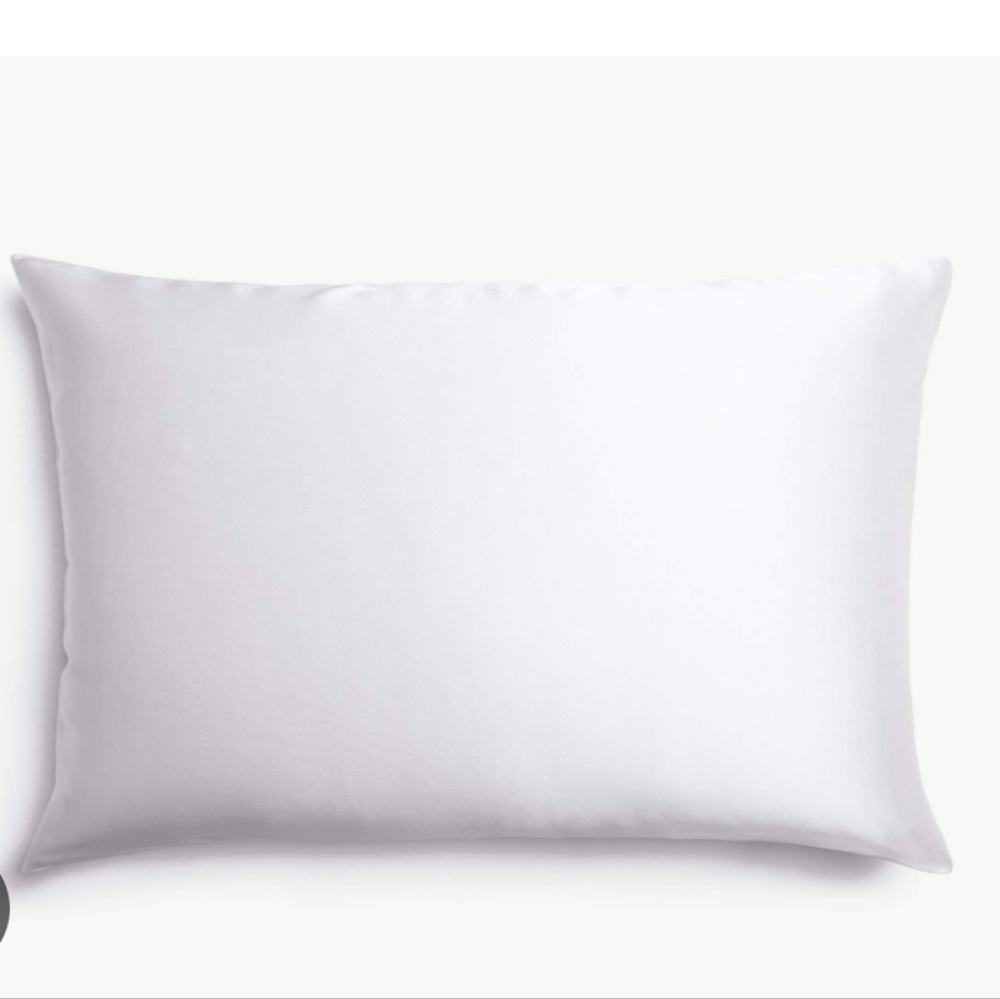 NWOT Vegan Silk Pillowcase